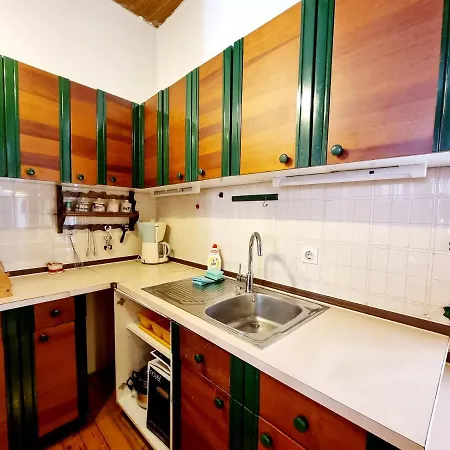 Old Dolphin House By The Apartament *