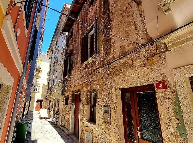 Old Dolphin House By The Appartamento *