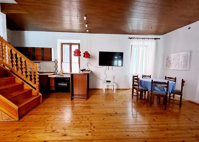 Old Dolphin House By The Apartman Piran