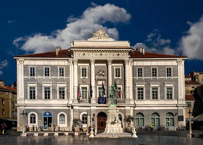 Old Dolphin House By The Appartamento