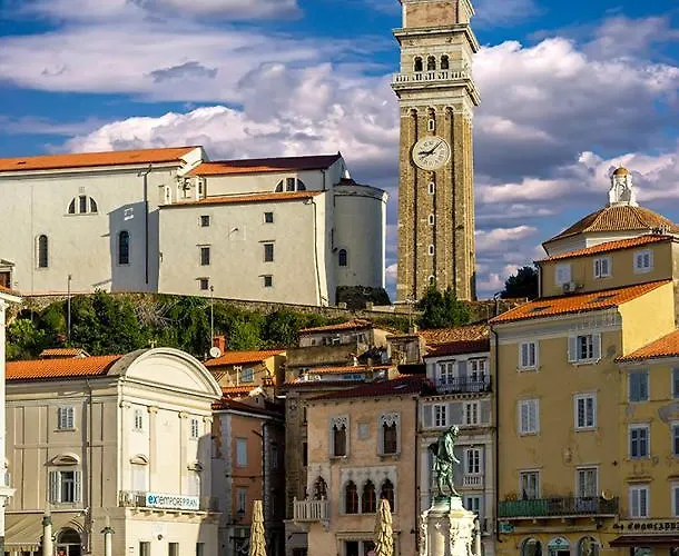Old Dolphin House By The Apartman Piran